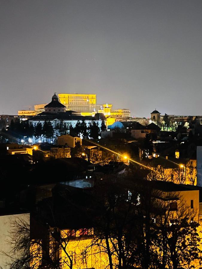 Vibrant Oasis In The Center Of The City Bucharest Luaran gambar