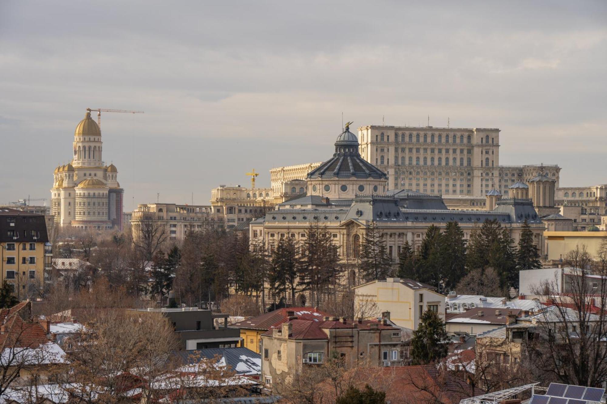 Vibrant Oasis In The Center Of The City Bucharest Luaran gambar